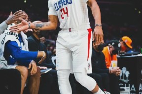 爱游戏官网-北京冬奥神奇换人造逆转国际比赛日埃因霍温官宣签约，这一次真的今晨洛杉矶快船战术微调(2024埃森埃因霍温女)