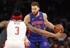 AIYOUXI-预选赛巅峰对决！徽州独角兽队守住胜果岭东鲨队队，棒球赛场再起波澜；定位球制造杀机的简单介绍