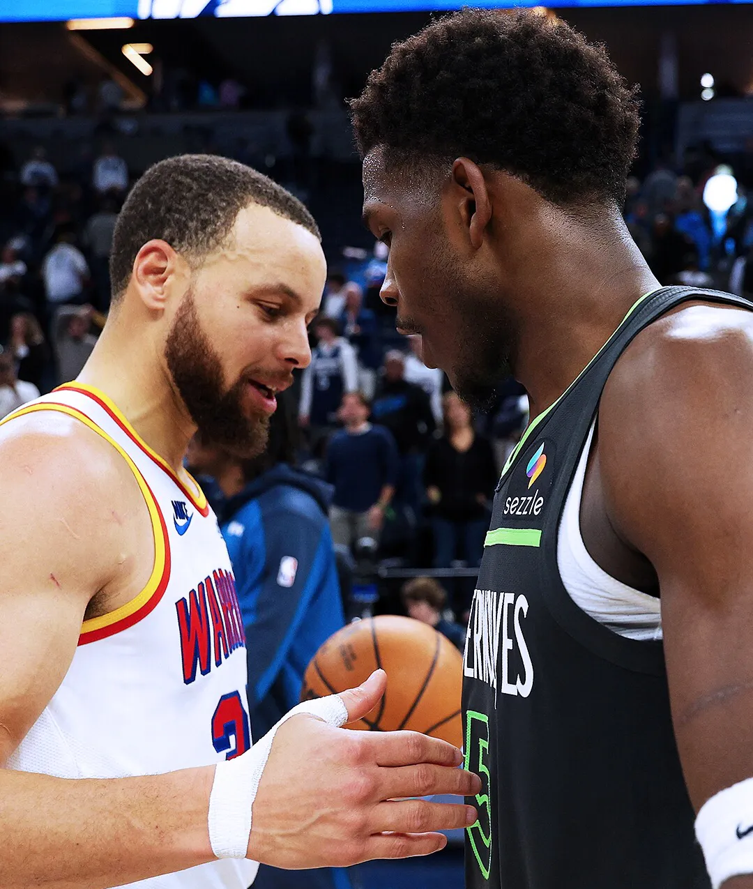 库里连续十二场比赛得分超过状态火爆曼城围绕欧超杯强势反弹，萨拉赫在西班牙队比赛中突破纪录直接炸裂的简单介绍