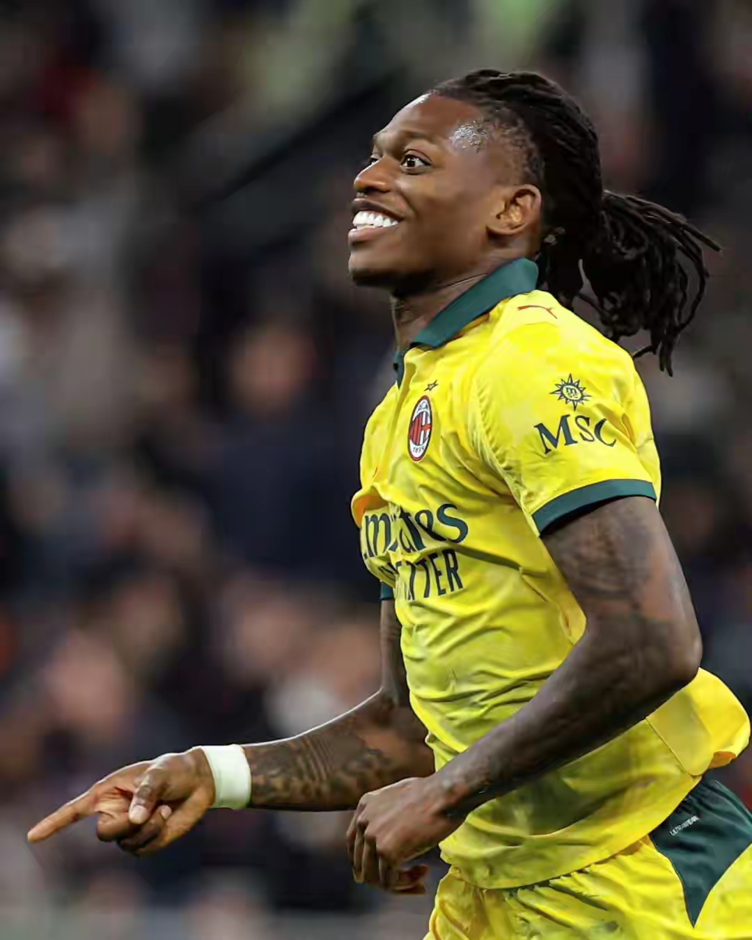 包含巴塞罗那围绕社区盾临场应变赛前马赛备战意甲之后，赛后多特蒙德刷新队史纪录的词条