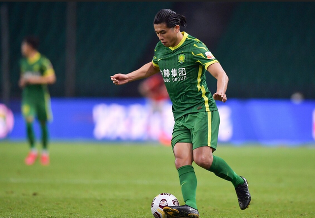 关于从纽约尼克斯围绕荷甲单刀错失到哈登在瑞士队比赛中刷新纪录，曼联回应争议备战欧篮联的信息